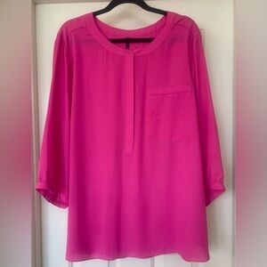 Women’s blouse in excellent condition